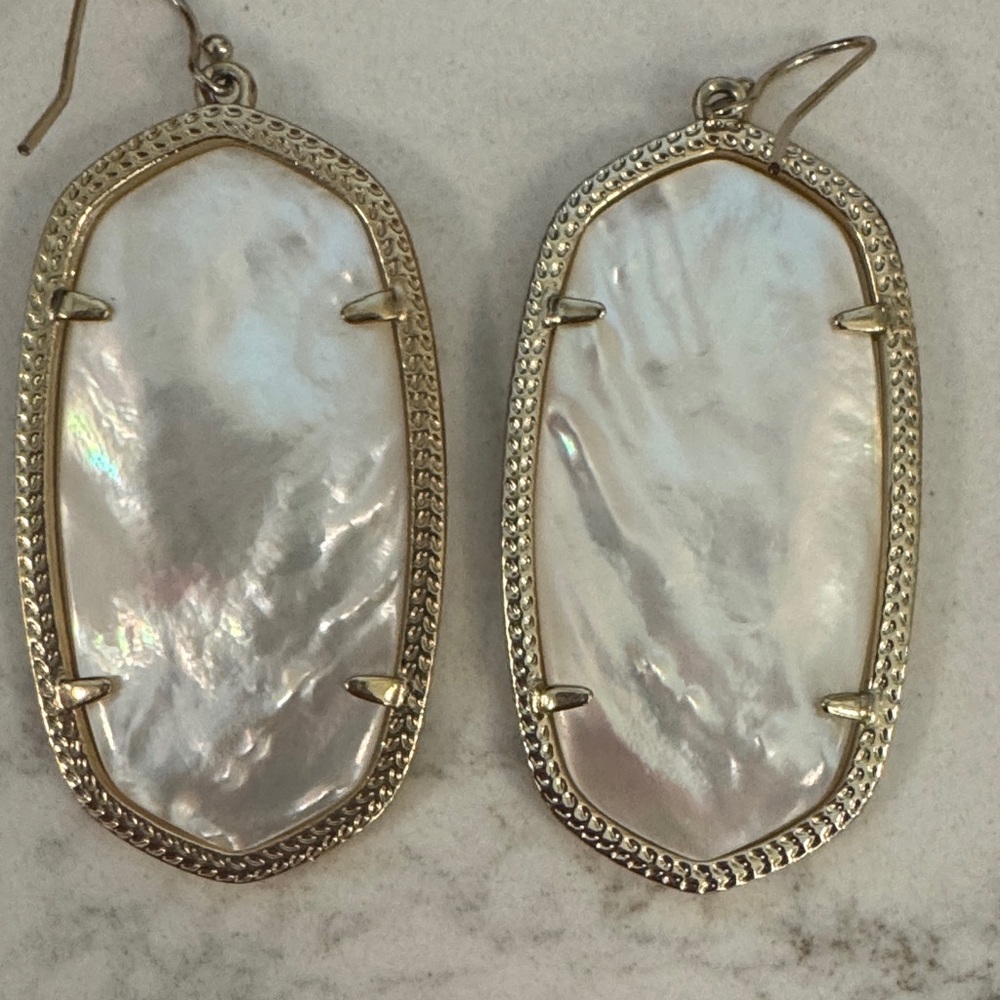 Kendra Scott “Elle” Gold and Cream Dangle Earrings - Picture 2 of 6